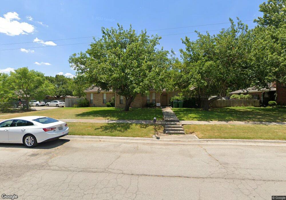 1001 Rosedale Dr, Gainesville, TX 76240 - photo 1