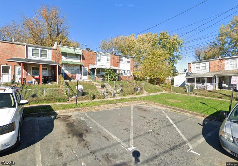 806 Regis Ct, Halethorpe, MD 21227 - photo 1