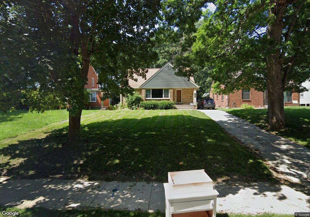 2922 34th St, Des Moines, IA 50310 - photo 1