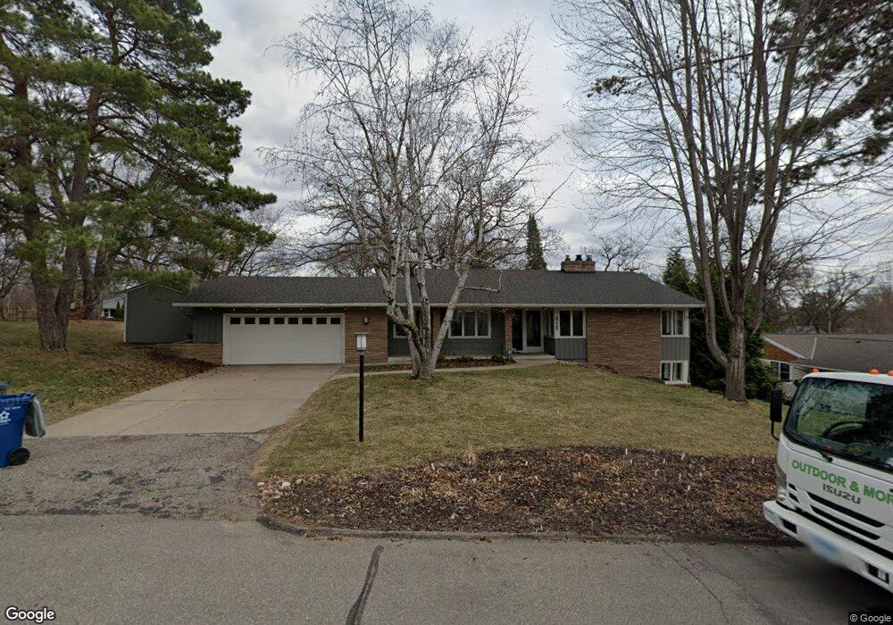4725 Coventry Rd E, Minnetonka, MN 55345 - photo 1