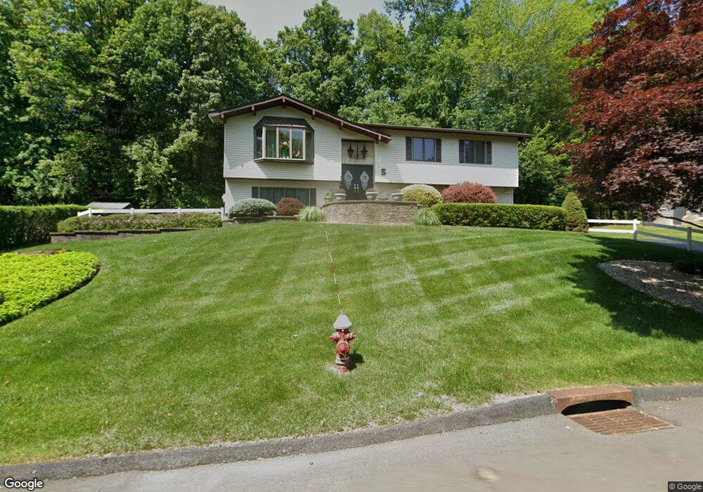 5 Phyllis Cir, Garnerville, NY 10923 - photo 1