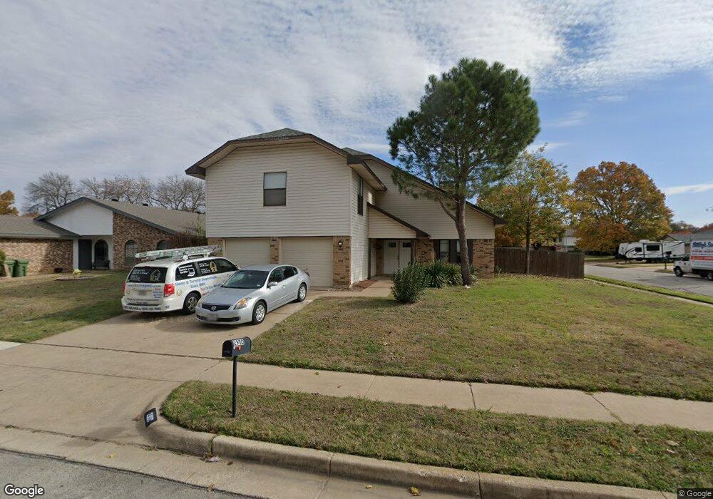 2900 Woodbridge Dr, Bedford, TX 76021 - photo 1