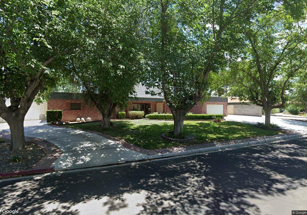 4184 W Pinecrest Cir, Las Vegas, NV 89121 - photo 1