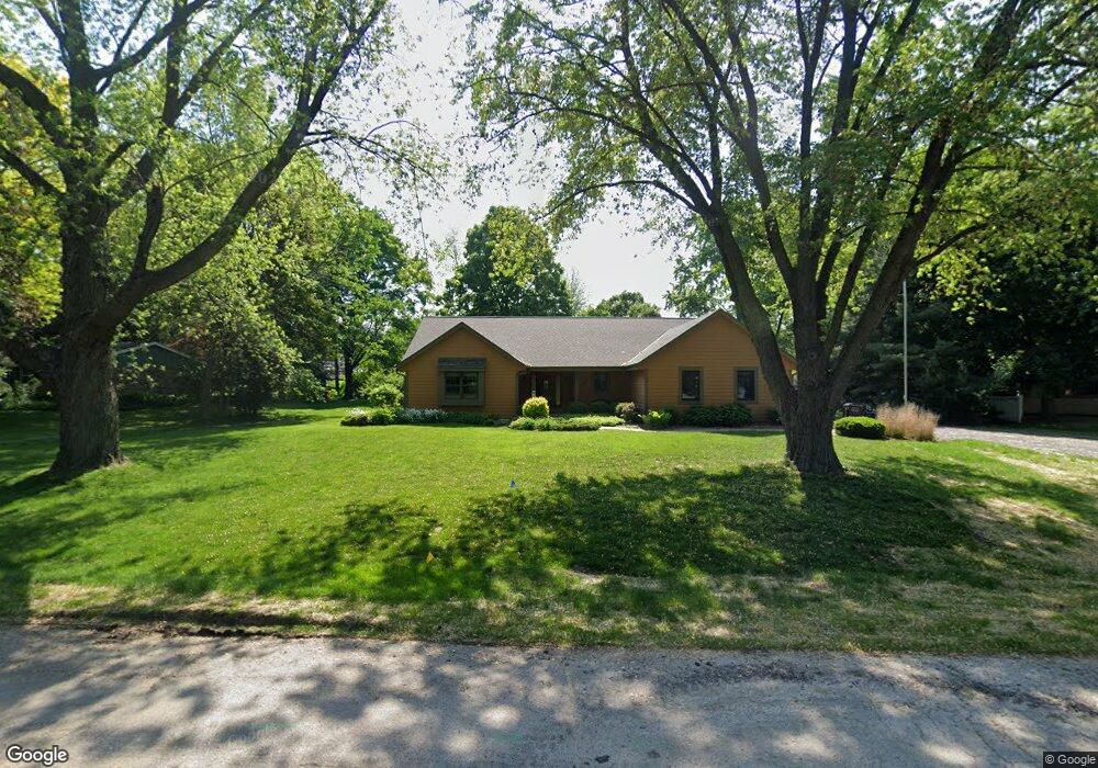 W225N261 Lexington Dr, Waukesha, WI 53186 - photo 1