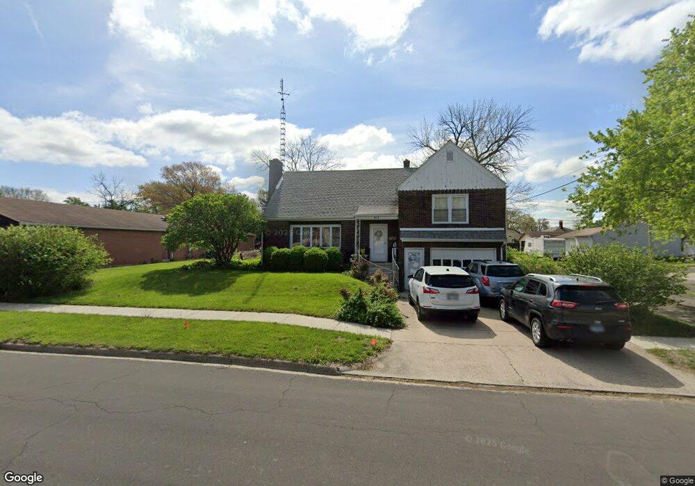 818 N Ottawa St, Lincoln, IL 62656 - photo 1