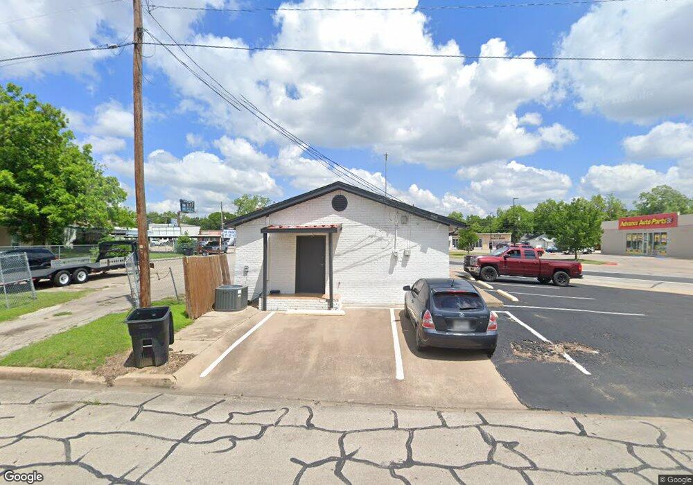 418 W Chambers St, Cleburne, TX 76033 - photo 1