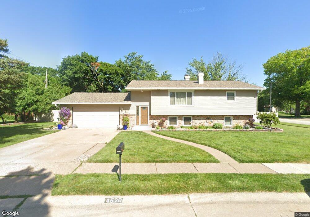 4520 Kelling St, Davenport, IA 52806 - photo 1