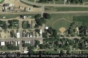 410 E 4th St, Franklin, MN 55333