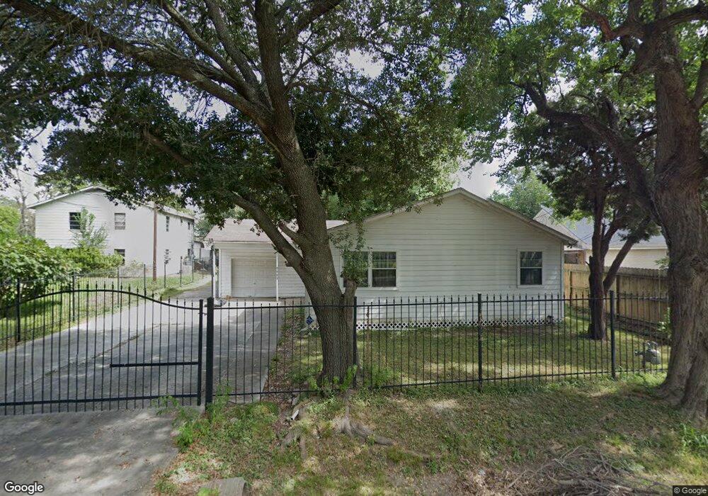 5306 Barrett St, Houston, TX 77022 - photo 1