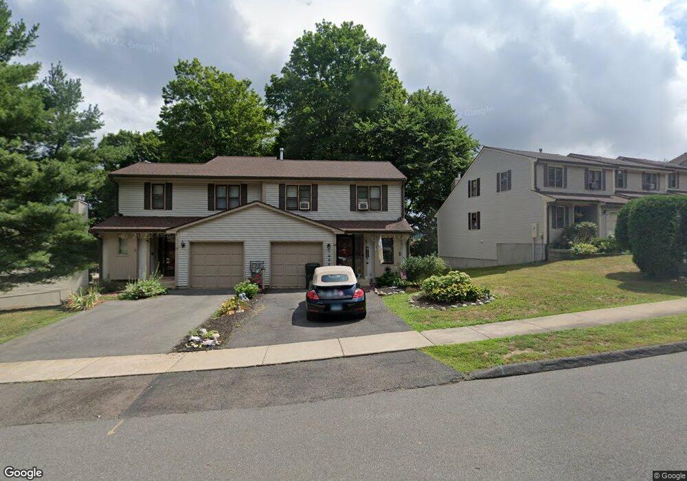 29 Schoolhouse Crossing, Wethersfield, CT 06109 - photo 1