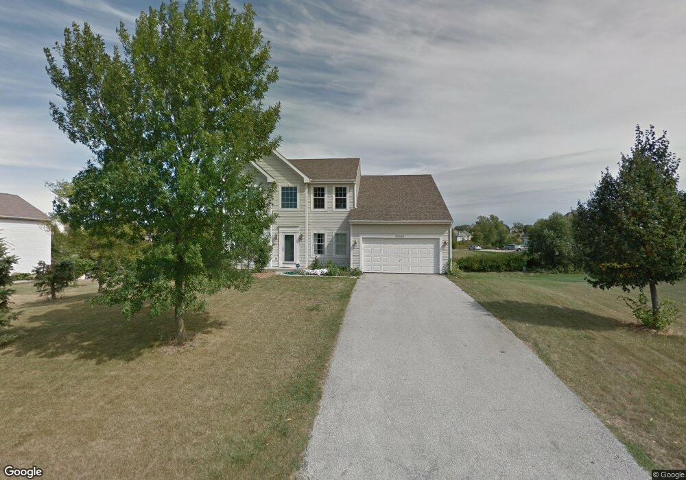 W136N6472 Cobblestone Dr, Menomonee Falls, WI 53051 - photo 1