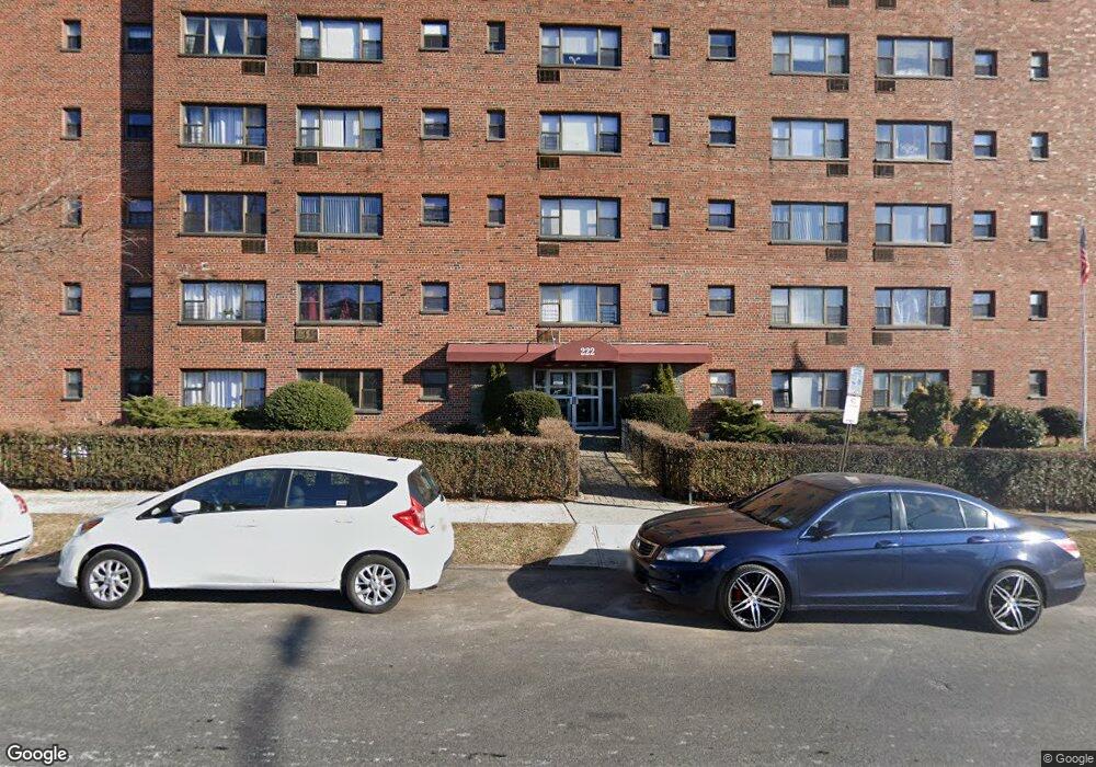 Hudson Hills Cooperative unit 3D, Yonkers, NY 10701 - photo 1