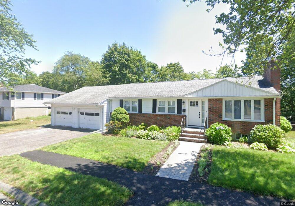 11 Hull Dr, Saugus, MA 01906 - photo 1
