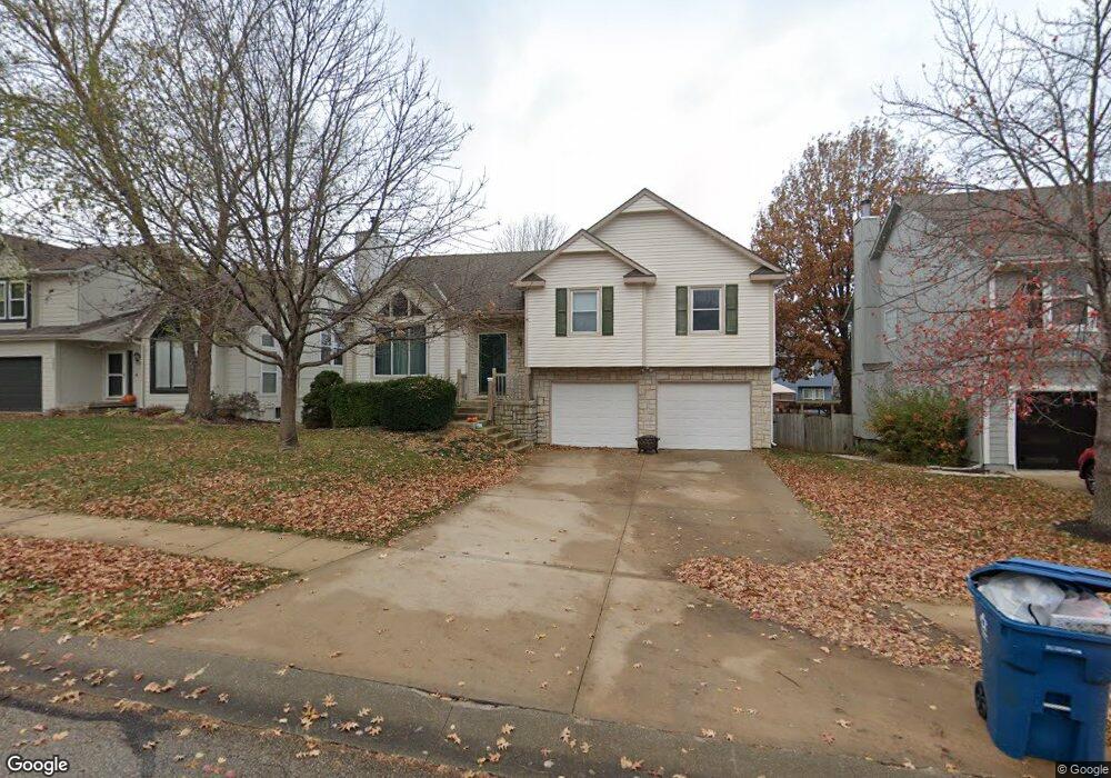 5618 Brownridge Dr, Shawnee, KS 66218 - photo 1