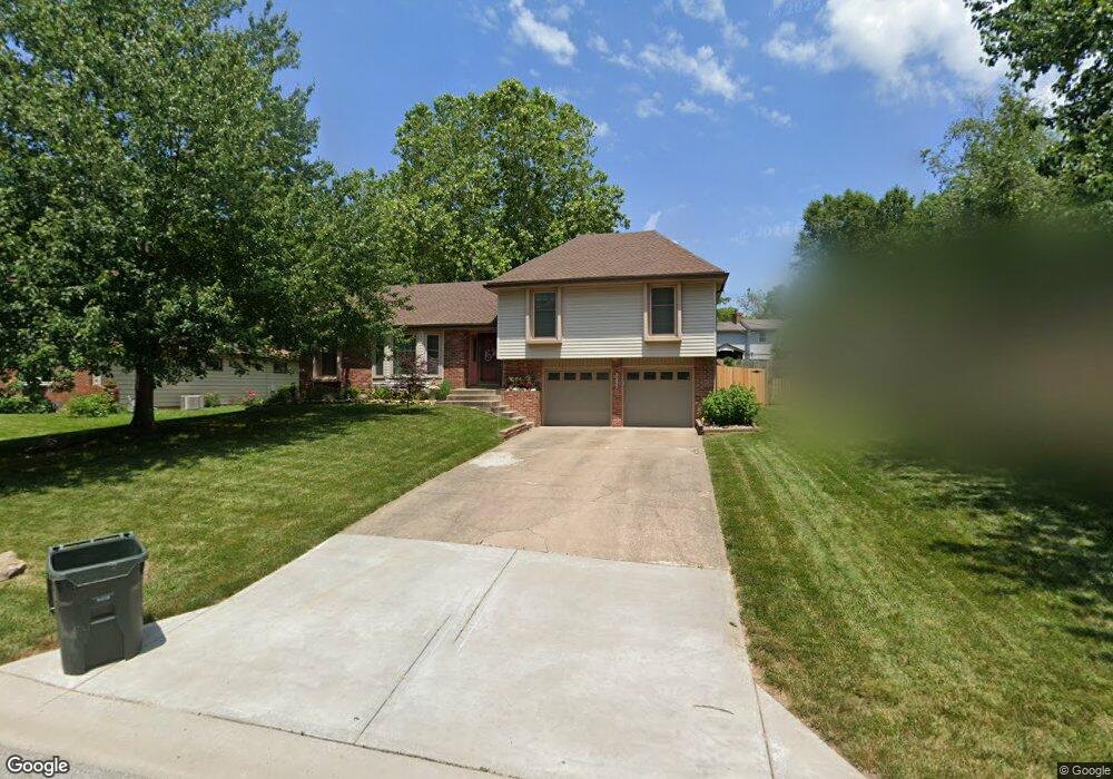 10108 W 70th St, Shawnee, KS 66203 - photo 1