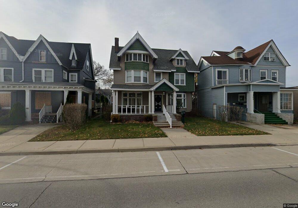 1327 Military St, Port Huron, MI 48060 - photo 1