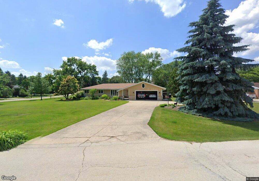 1905 Fairhaven Blvd, Elm Grove, WI 53122 - photo 1