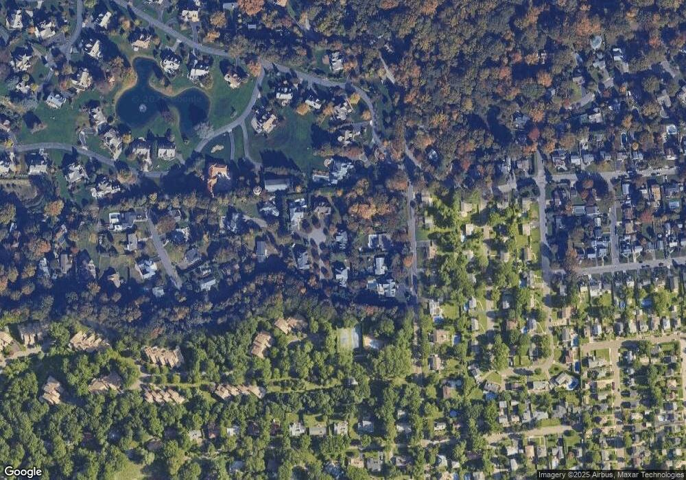 4 Sunview Ct, Glen Cove, NY 11542 - photo 1