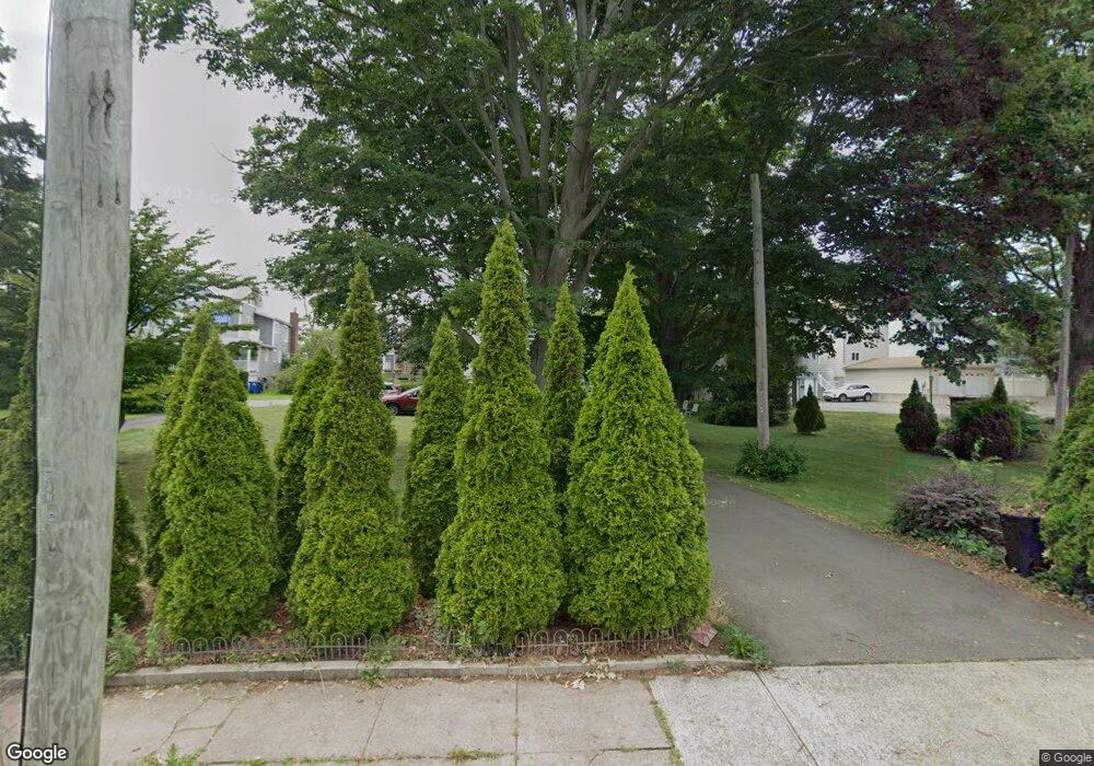 82 Morris Cove Rd, New Haven, CT 06512 - photo 1