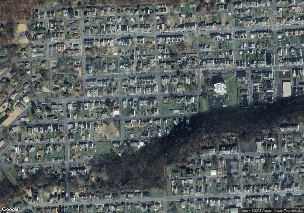 1512 W Lynn St, Coal Township, PA 17866 - photo 1