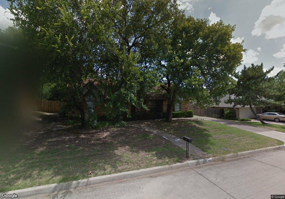 617 Stonehenge Dr, Hurst, TX 76054 - photo 1