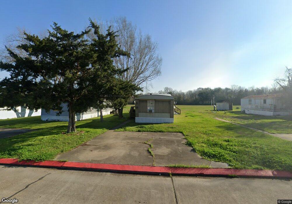 1021 Mesquite St, Alvin, TX 77511 - photo 1