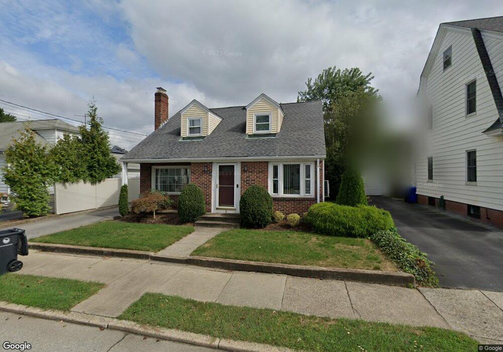 8 Felsmere Ave, Pawtucket, RI 02861 - photo 1