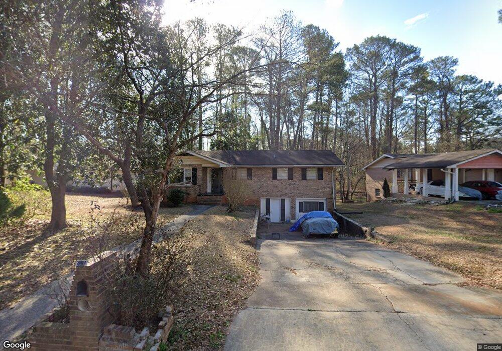 3920 Wildwood Lake Dr SW, Atlanta, GA 30331 - photo 1