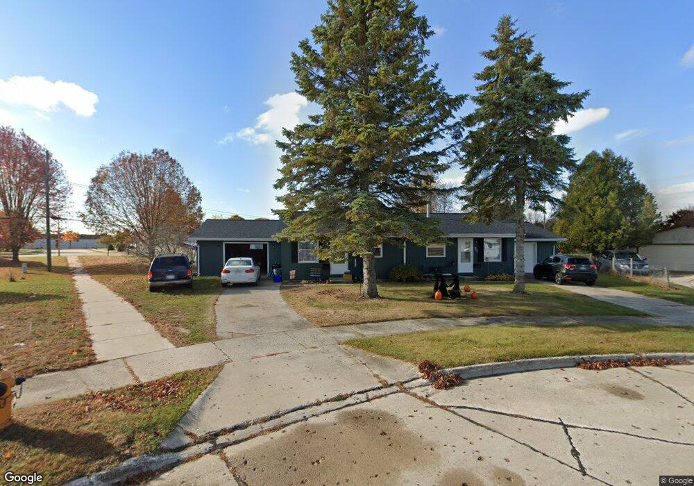 902 Parkway Ct, Two Rivers, WI 54241 - photo 1