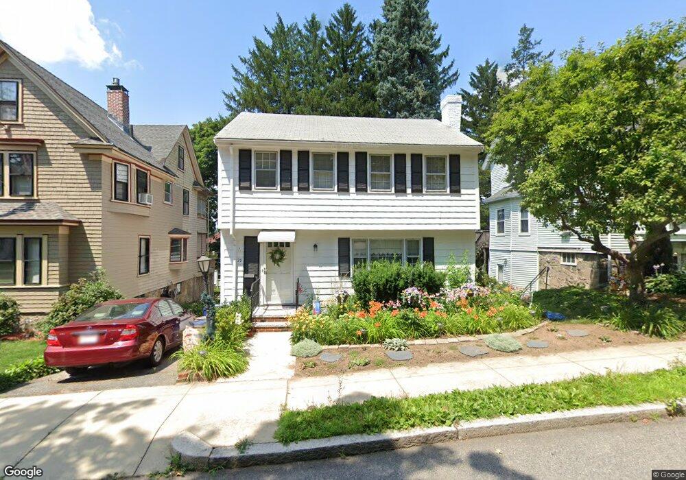 39 Maxfield St, West Roxbury, MA 02132 - photo 1