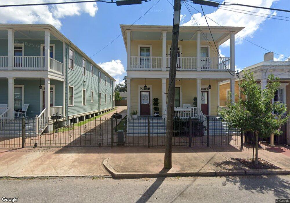 2348 Laurel St, New Orleans, LA 70130 - photo 1
