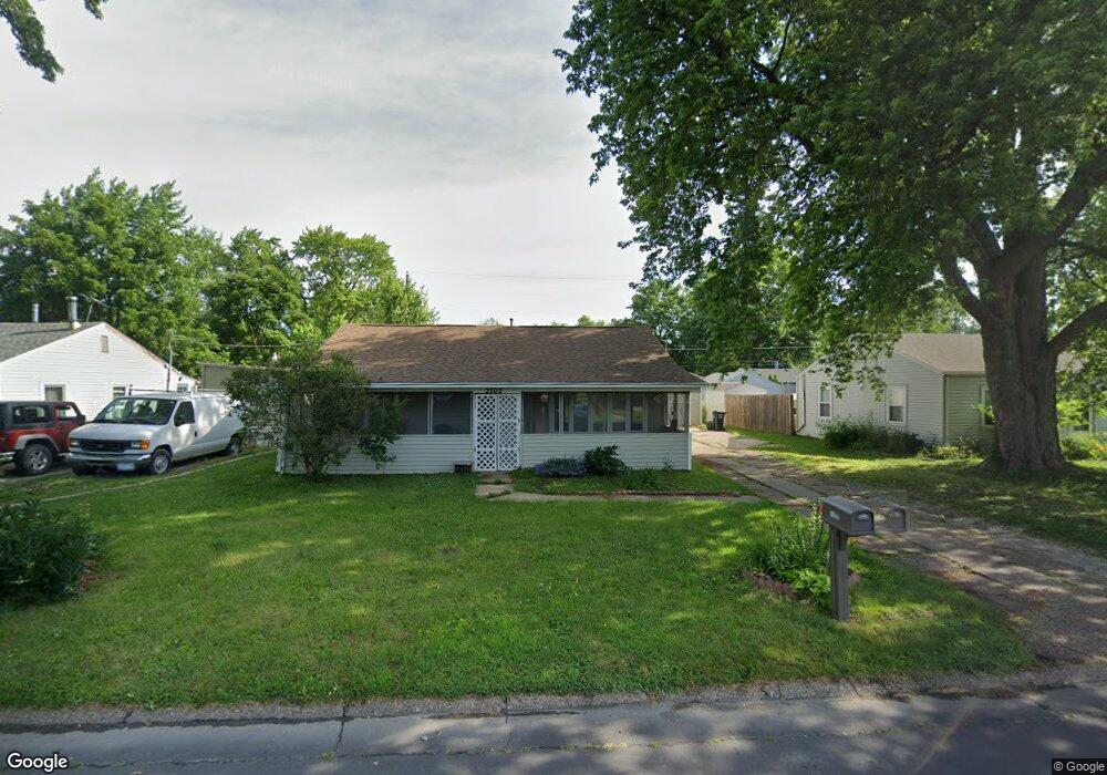 2102 W 68th St, Davenport, IA 52806 - photo 1