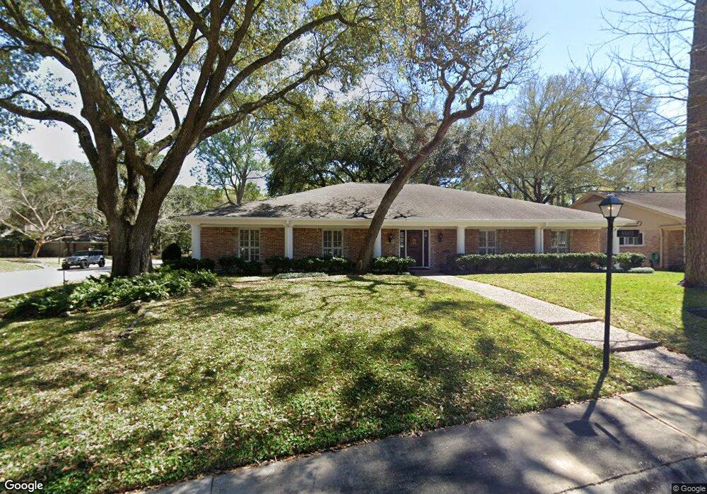 10003 Green Tree Rd, Houston, TX 77042 - photo 1