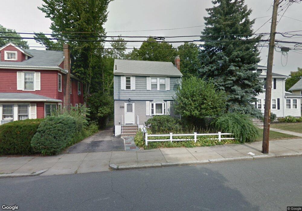 721 Lagrange St, West Roxbury, MA 02132 - photo 1