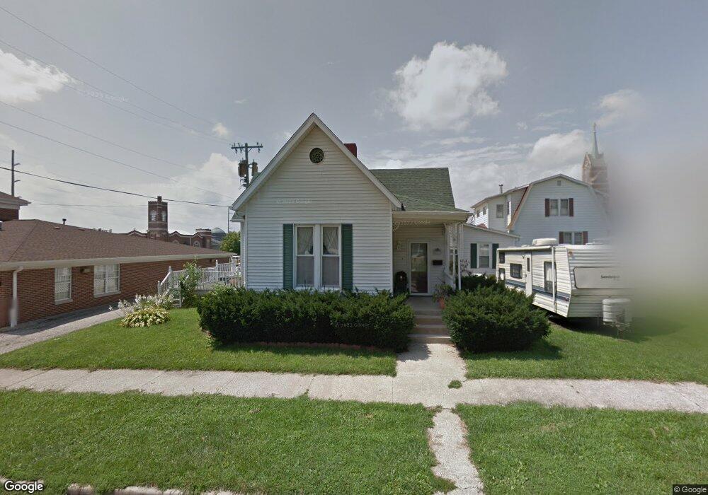 211 NE 4th St, Washington, IN 47501 - photo 1