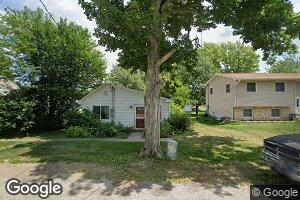 206 S Market St, Grandview, IA 52752