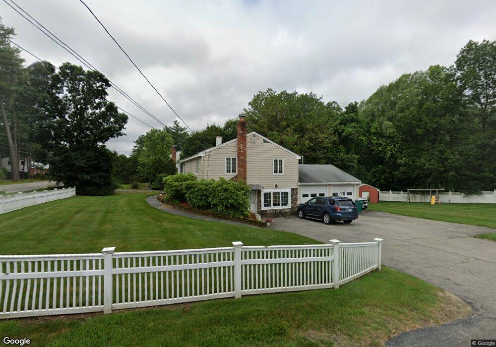 211 Naticook Rd, MerriMacK, NH 03054 - photo 1