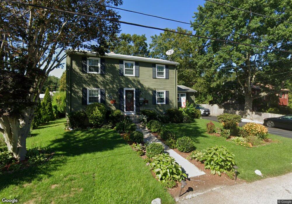 156 Circuit Dr, Riverside, RI 02915 - photo 1