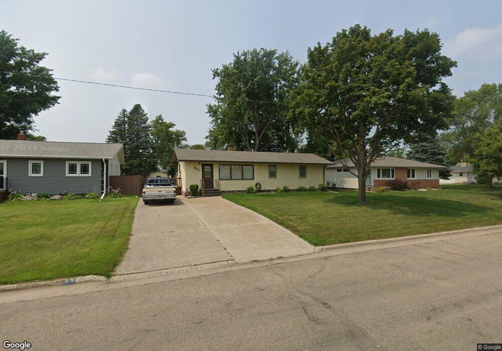 1627 5th Ave NE, Jamestown, ND 58401 - photo 1