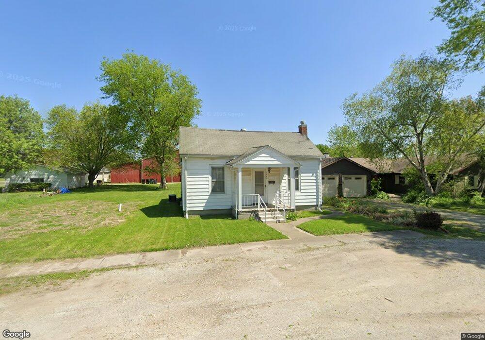 1008 Decatur St, Lincoln, IL 62656 - photo 1