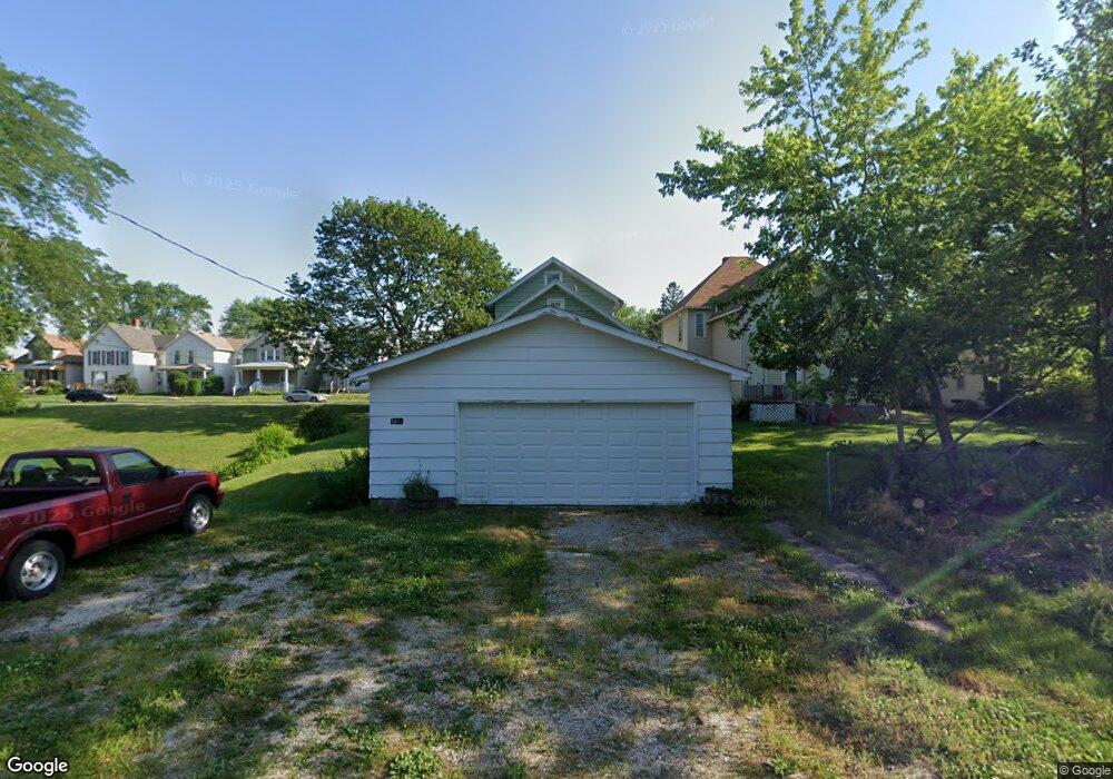 1011 W 14th St, Davenport, IA 52804 - photo 1