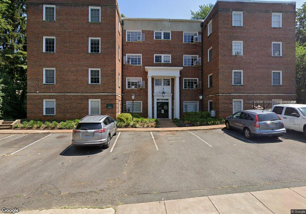 32 University Cir unit 302, Charlottesville, VA 22903 - photo 1