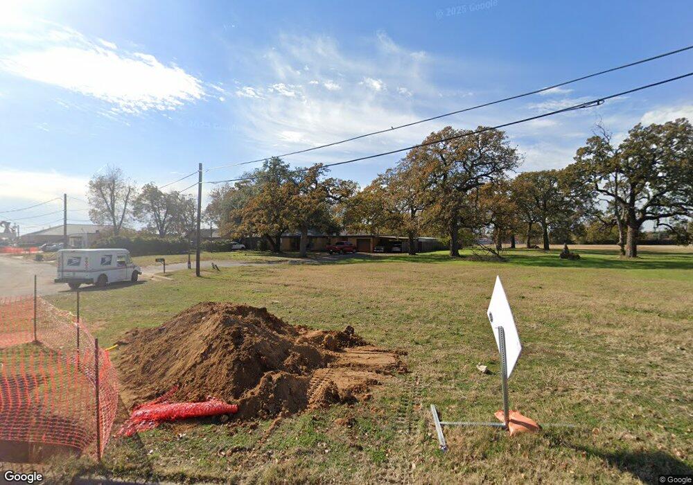 125 Norwood Dr, Hurst, TX 76053 - photo 1