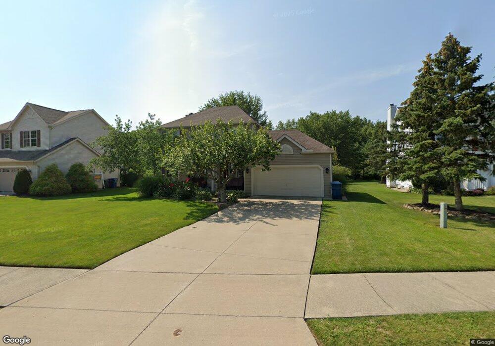 27057 Glenside Ln, Olmsted Falls, OH 44138 - photo 1