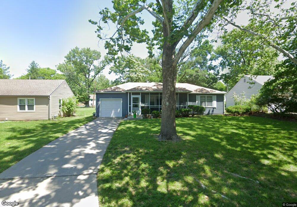 4316 SW Holly Ln, Topeka, KS 66604 - photo 1