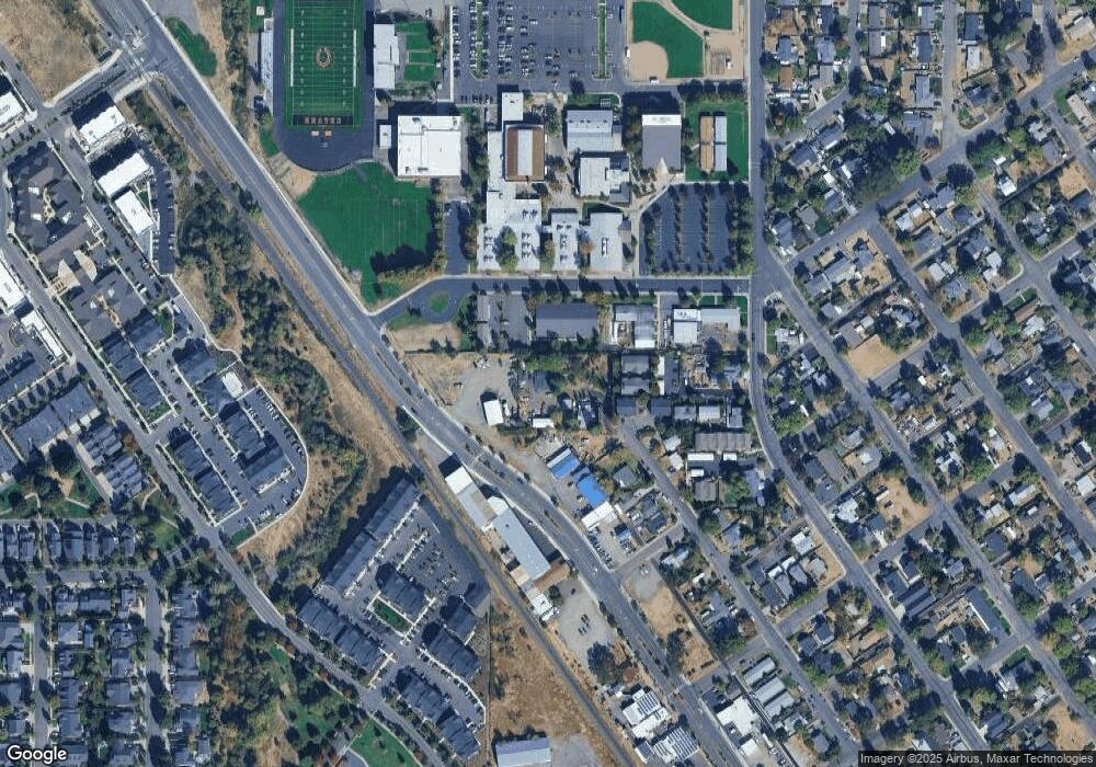 473 N 1st St, Central Point, OR 97502 - photo 1