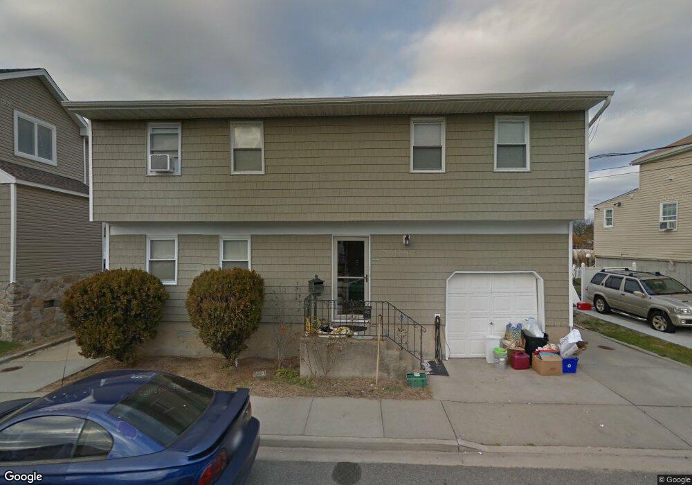 643 Parsonage Place, Baldwin, NY 11510 - photo 1