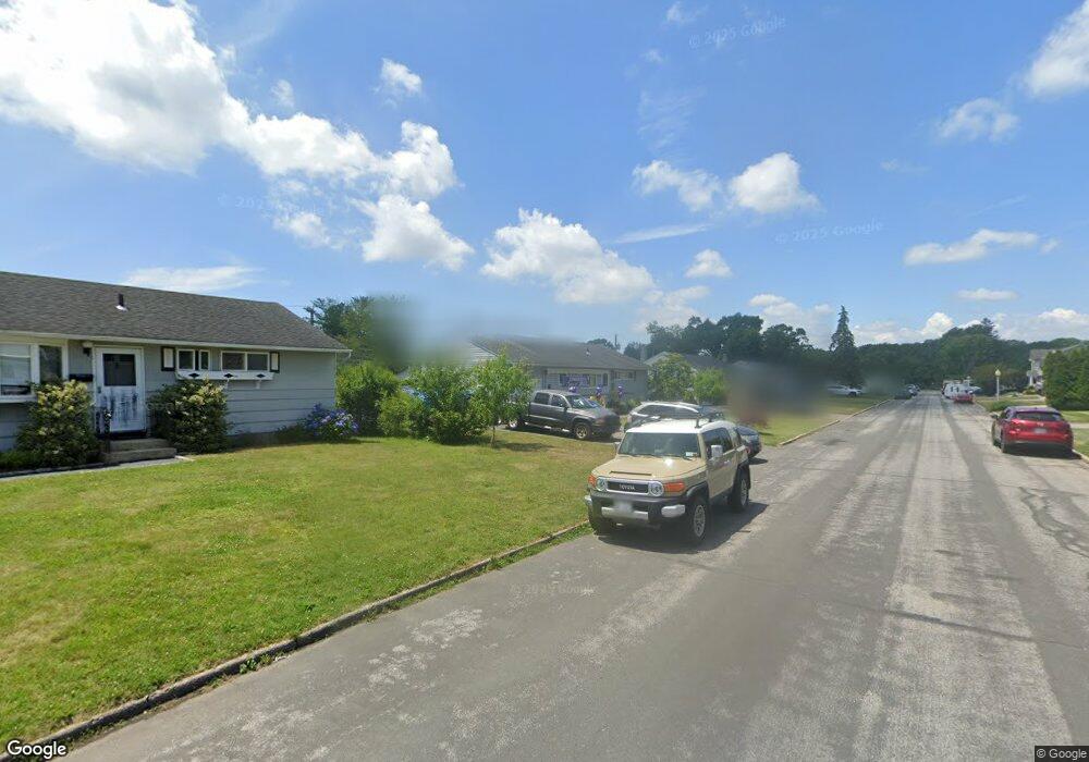 8 Bainbridge St, Islip, NY 11751 - photo 1