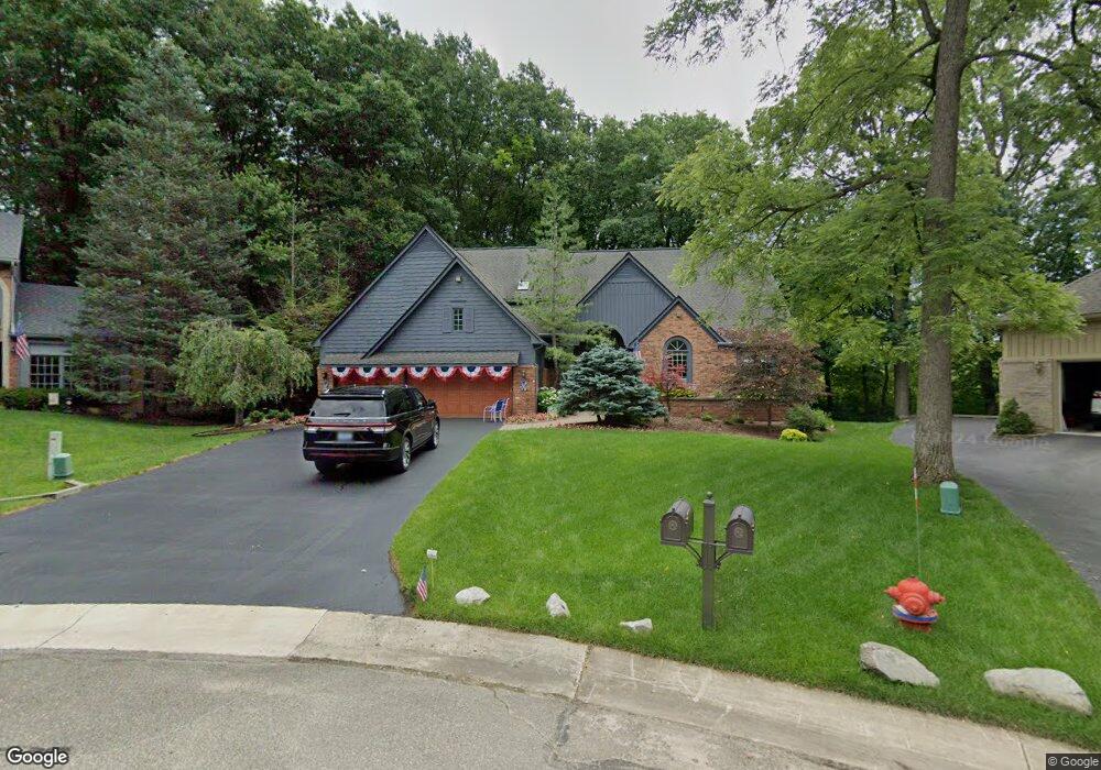 2387 Hidden Lake Ct, West Bloomfield, MI 48324 - photo 1