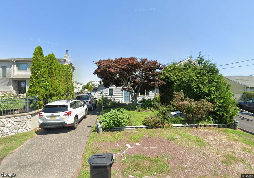 11 Roneck Ct, Shirley, NY 11967 - photo 1